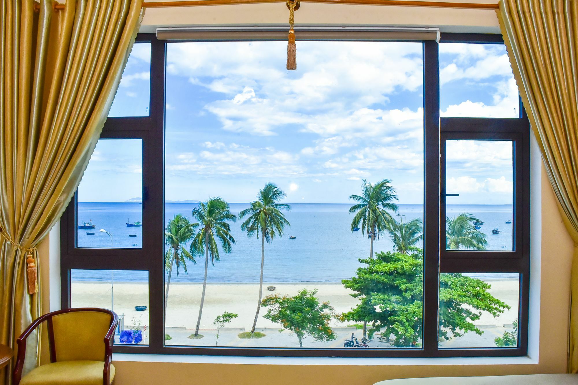 Sea View Dn Hotel Danang Exterior photo